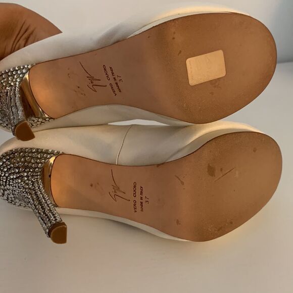 Giuseppe Zanotti Ivory Satin Wedding Peep Toe Crystal Heels Sz EU 37 US 7 Bridal - Picture 7 of 12